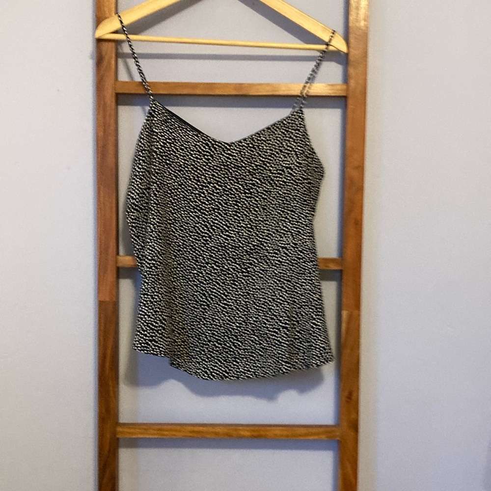 NWT, navy and white polka dot sleeveless shirt from Gap, size Small